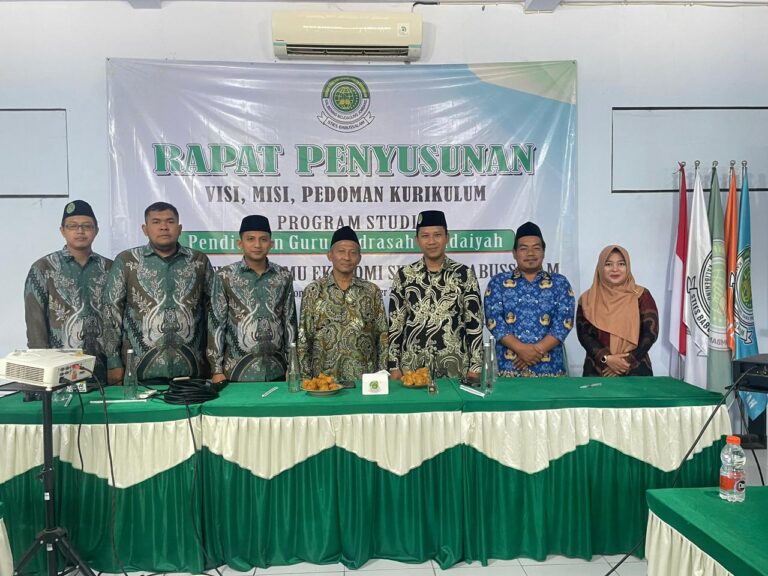 RAPAT PEMBENTUKAN VISI MISI DAN KURIKULUM PRODI PGMI STIES BABUSSALAM