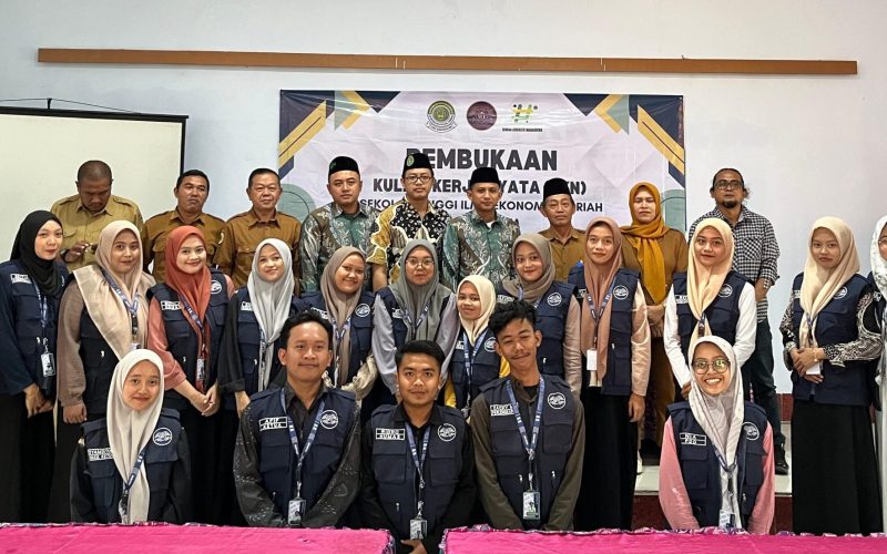 Pembukaan Kuliah Kerja Nyata (KKN) Angkatan ke-4 STIES Babussalam Kalibening di Desa Sajen, Pacet, Mojokerto