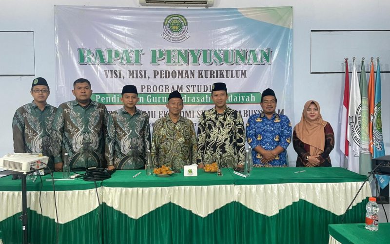 RAPAT PEMBENTUKAN VISI MISI DAN KURIKULUM PRODI PGMI STIES BABUSSALAM